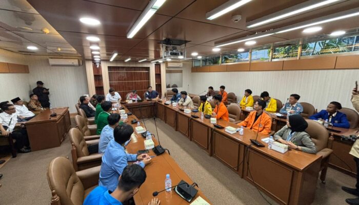 Ketua DPRD Sumsel dan Mahasiswa Sampaikan Aspirasi ke Pimpinan MPR RI di Senayan