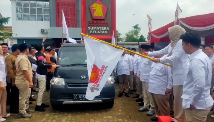 Gerindra Bagikan 20 Ribu Paket Sembako di Hari Jadi Ke-18