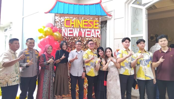 Semangat Toleransi Warnai Perayaan Imlek di Rumah Ketua REI Sumsel