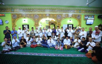 Sekda Sumsel Edward Candra Safari Ramadan di Masjid Al Kautsar Sako Palembang