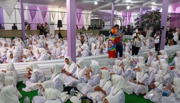 Lautan Kebahagiaan di Muara Belida, Priamanaya Group Santuni Ratusan Anak Yatim dan Lansia