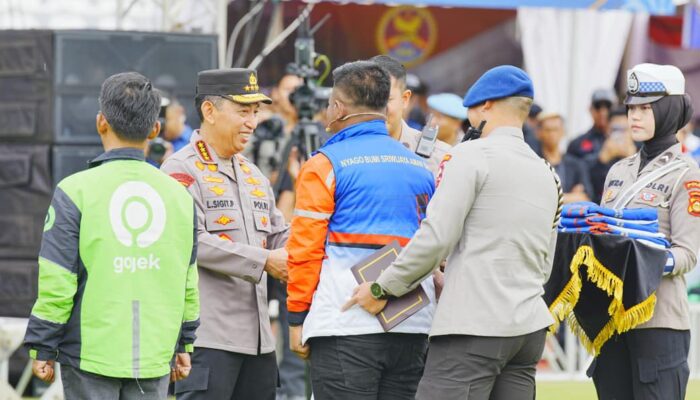 Ribuan Ojol dan Buruh Deklarasi Jaga Kamtibmas Bersama Kapolri