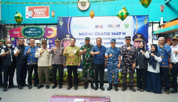 Wujudkan Mudik Aman, Kasdam II/Sriwijaya Hadiri Pelepasan Mudik Gratis Kereta Api di Stasiun Kertapati