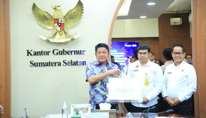 Gubernur Herman Deru Terima Sertifikat HPL Mozaik 5 dan 6, Dorong Percepatan Tata Ruang dan Digitalisasi Pertanahan