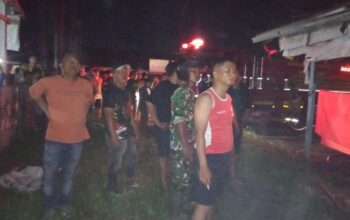 Gerak Cepat Babinsa Tangani Kebakaran di Palembang, Satu Rumah Usaha Hangus Terbakar