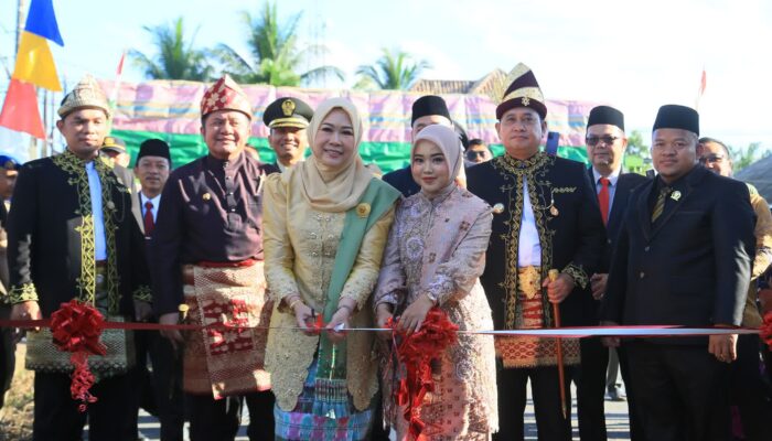 Gubernur Herman Deru Resmikan 18 Ruas Jalan di Banyuasin