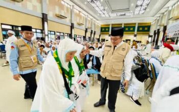 Kloter 12 Berangkat Menuju Jeddah, Kakanwil Kemenhaj Sumsel Ingatkan Jemaah Fokus pada Puncak Haji