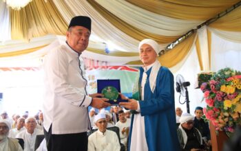 Hadiri Haul Akbar KH Ali Umar Thoyib, Wagub Sumsel Cik Ujang Tegaskan Komitmen Pemprov Dukung Pendidikan dan Dakwah Islam