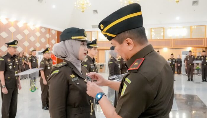 Kejati Sumsel Rotasi dan Lantik Pejabat Eselon III-IV, Perkuat Kinerja dan Profesionalisme Institusi
