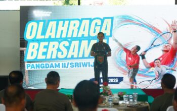 Penuh Keakraban dan Jaga Kebugaran! Intip Momen Pangdam II/Swj dan Ketua Persit KCK Olahraga Bersama di Lapangan Tenis Indoor Zidam II/Swj
