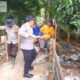Polri Hadir untuk Masyarakat, Polres OKI dan Brimob Turun Langsung Perbaiki Jembatan Rusak di Pampangan