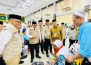 Tinjau Embarkasi Palembang, Menteri Haji Moch. Irfan Yusuf Puji Kesiapan Layanan dan Sapa Jemaah Kloter 10