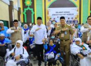 Sambut Kepulangan Kloter Pertama Haji Embarkasi Palembang, Wagub Cik Ujang Tekankan Pentingnya Menjaga Kemabruran Haji