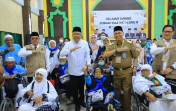 Sambut Kepulangan Kloter Pertama Haji Embarkasi Palembang, Wagub Cik Ujang Tekankan Pentingnya Menjaga Kemabruran Haji