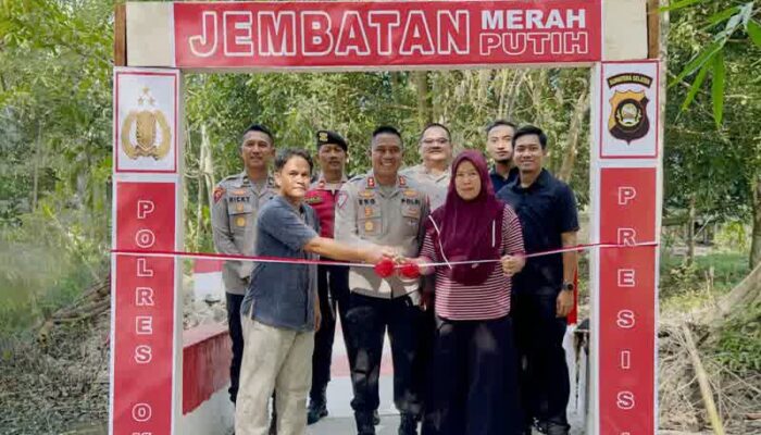 Kapolres OKI Resmikan Jembatan Merah Putih, Wujud Nyata Pengabdian Polri untuk Konektivitas Desa