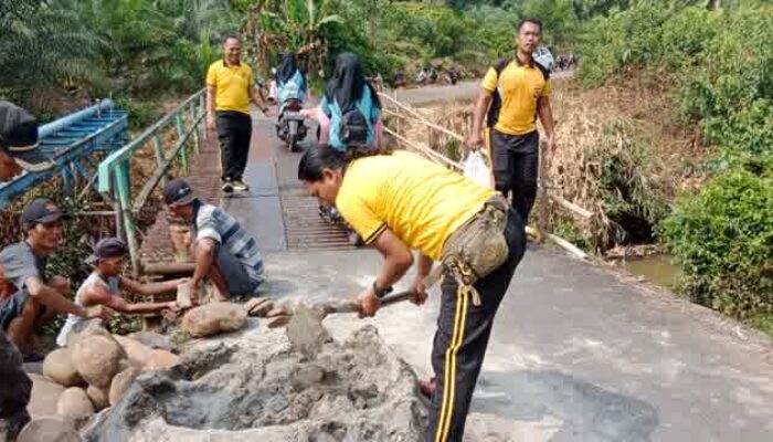 Lewat Program BELIDA, Polsek Jayaloka Perbaiki Tanggul Jembatan demi Keselamatan Warga Purwodadi