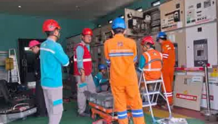 PLN UPT Palembang Laksanakan Pemeliharaan Penyulang Tanpa Ganggu Pasokan Listrik Pelanggan