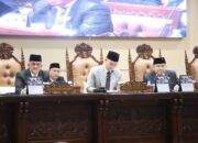 Sekda Sumsel Edward Candra Sampaikan Jawaban Gubernur atas Pandangan Fraksi DPRD terhadap Raperda Pertanggungjawaban APBD 2025