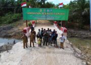 Sinergi Harmonis, Kodim 0414/Belitung Bersama Warga Bangun Jembatan ARMCO di Sungai Tebat Mayang