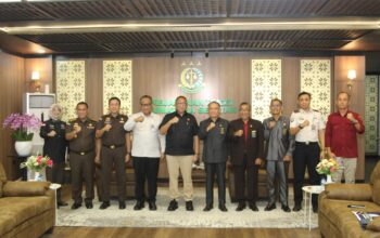 Karutan Kelas I Palembang Dampingi Kakanwil Ditjenpas Sumsel Bahas PKS Persidangan Elektronik Bersama Ketua Pengadilan Tinggi Palembang dan Kajati Sumsel