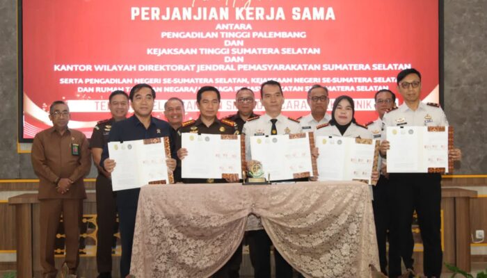 Kepala Rutan Kelas I Palembang Ikuti Penandatanganan PKS Persidangan Elektronik Ditjenpas Sumsel bersama Kejaksaan Tinggi Sumsel dan Pengadilan Tinggi Palembang