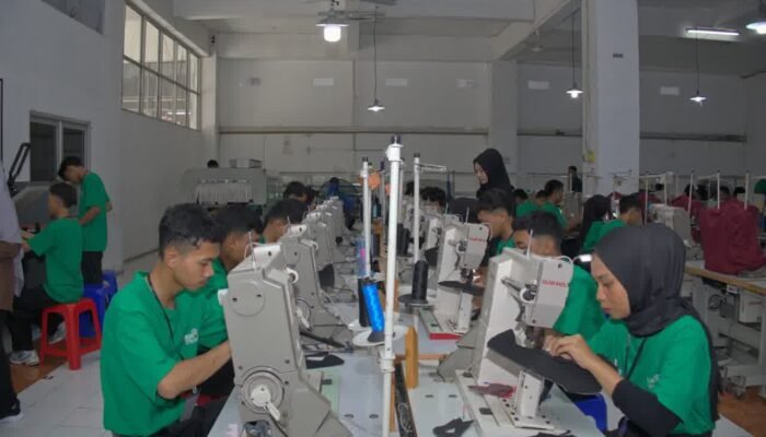 Cerita Perubahan dari Berbagai Daerah, Program TJSL PLN Hadirkan Manfaat bagi Masyarakat dan Lingkungan