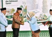 Hadiri Tasyakuran 10 Ribu Santri Bebas Buta Aksara Al Quran, Dirjen Pendis Gaungkan KBC dan Kemuliaan Guru Ngaji
