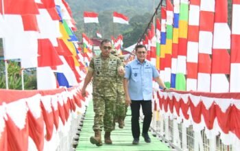 Tinjau Jembatan Gantung di OKU, Kasad Pastikan Infrastruktur Berikan Manfaat Nyata bagi Rakyat