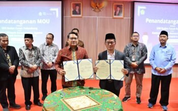Hadiri Penyerahan Beasiswa UIN Raden Fatah, Kakanwil Kemenag Sumsel Teken Kerja Sama dan Apresiasi PLN