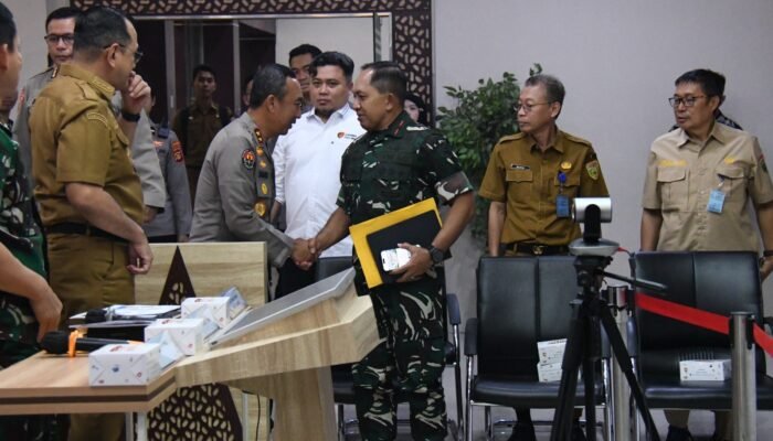 Danrem 044/Gapo Hadiri Rakor Perkembangan Penanggulangan Karhutla di Griya Agung