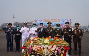 Syukuran HUT Ke-81 TNI di Lanud SMH Palembang, Kasdam II/Swj Potong Tumpeng Sebagai Simbol Kebersamaan dan Regenerasi