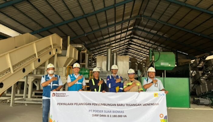 PLN Sambung Daya 2.180 kVA untuk PT Poeser Suar Biomas, Dukung Industri Pengolahan Biomassa di Jambi