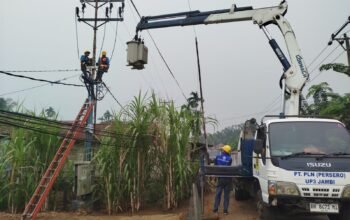 Semangat Sumpah Pemuda, PLN Hadir Tingkatkan Keandalan Listrik untuk Masyarakat Jambi melalui Rotasi Trafo